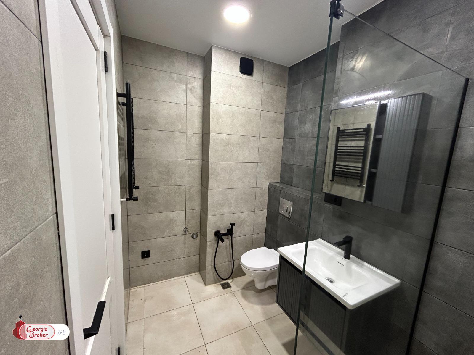 იყიდება ახალი გარემონტებული 2 ოთახიანი ბინა